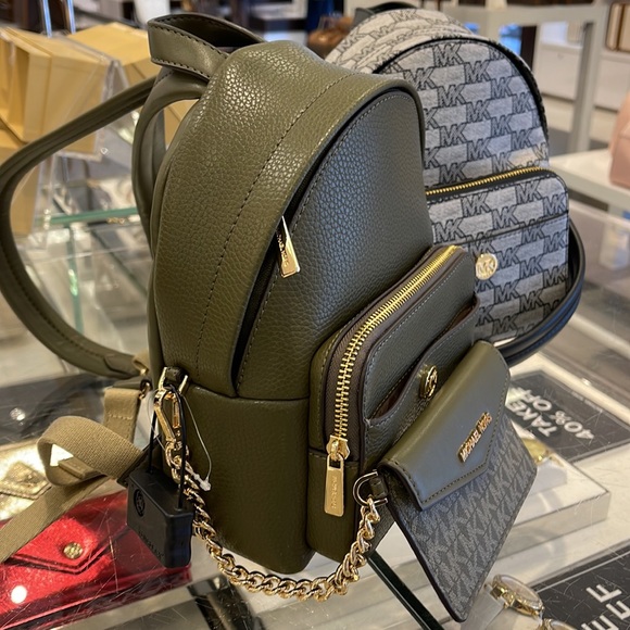 MICHAEL KORS
Maisie Extra-Small Pebbled Leather 2-in-1 Backpack
Olive 
NWT - Picture 2 of 16